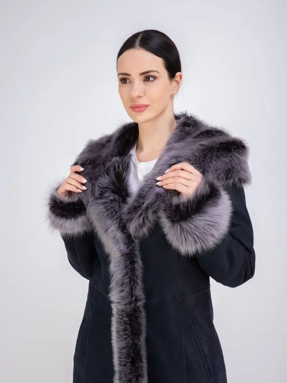 Дубленка зимняя натуральная с капюшоном длинная и теплая