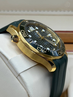 Часы Omega Seamaster Driving