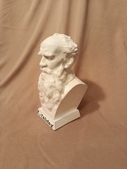 Lev Tolstoy Büstü