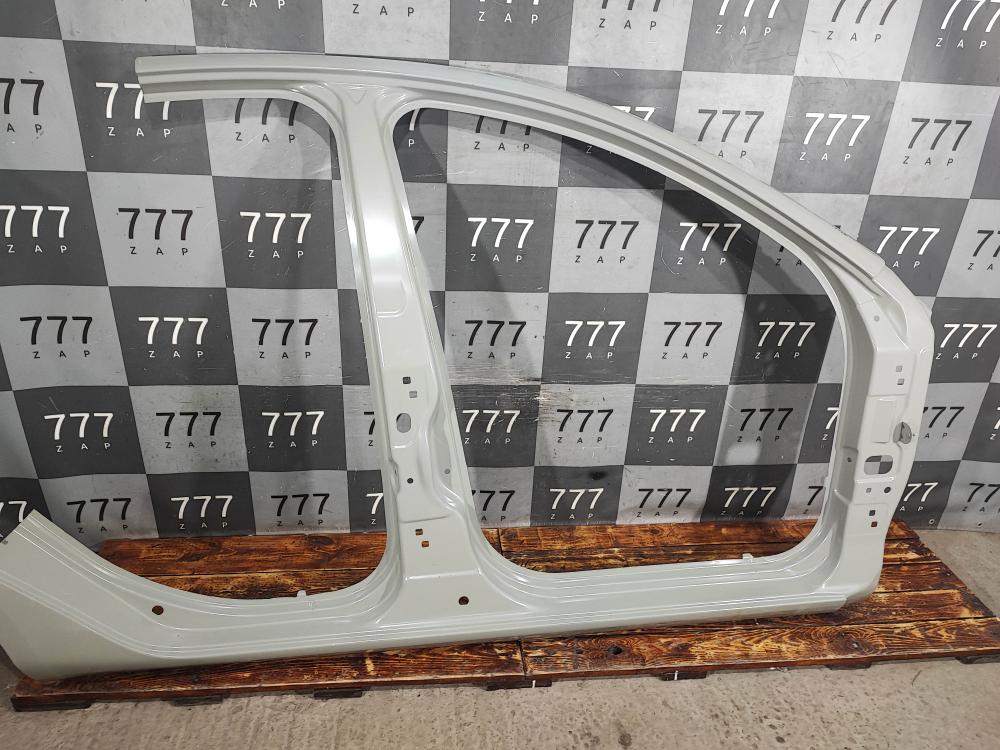 Боковина правая LADA Vesta 15-нв Новая Оригинал 8450039442