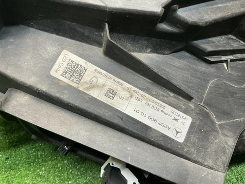 Фара правая Mercedes GLC X253 (2015-2019) LED