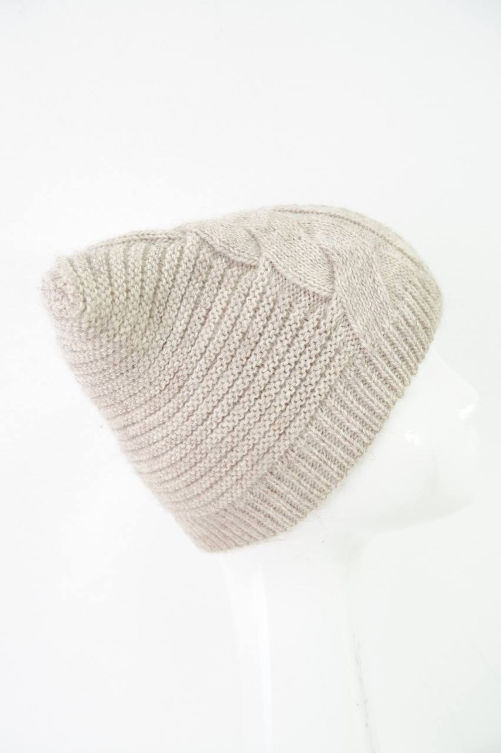 Шапка светлая