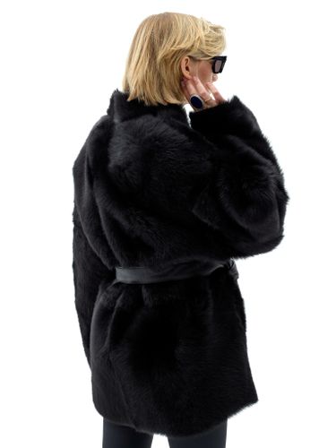 Черная двусторонняя шуба из овчины с поясом