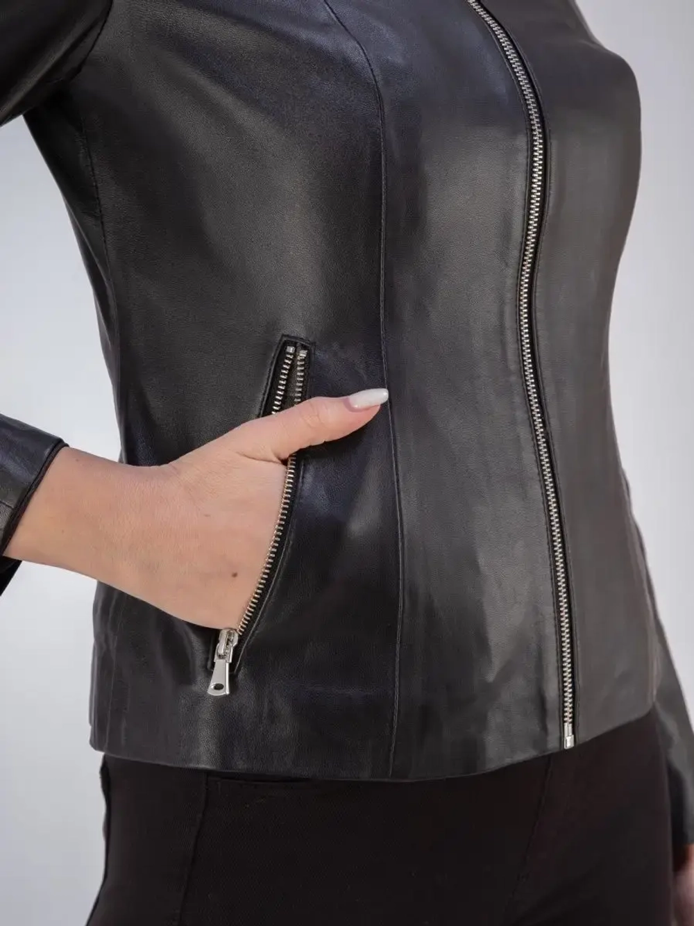 Кожаная куртка демисезонная на молнии