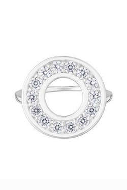 Кольцо из серебра со вставками из бесцветных фианитов