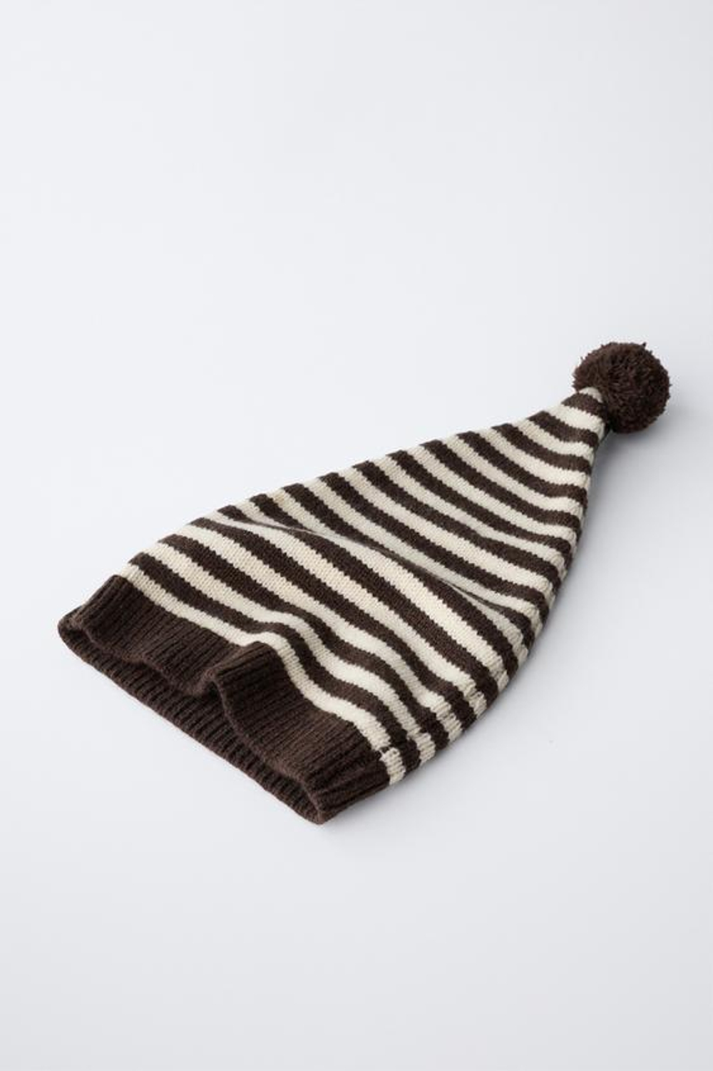ZARA ВЯЗАНАЯ ШАПОЧКА В ПОЛОСКУ С ШЕРСТЯНЫМ ПОМПОНОМ, ЭКРЮ