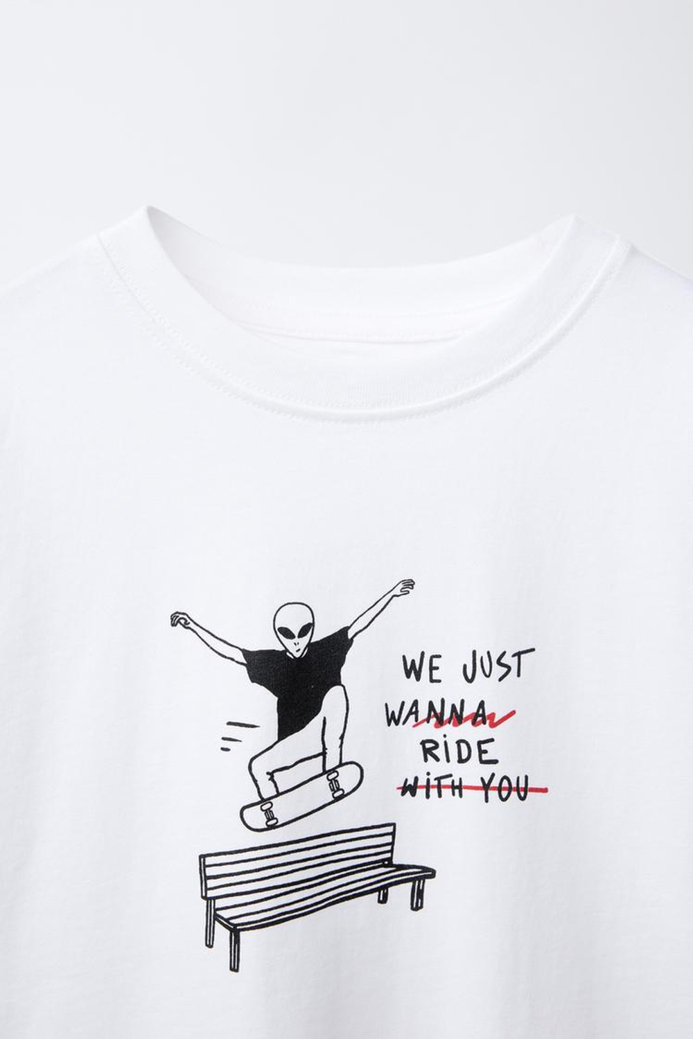 ZARA ФУТБОЛКА ИЗ ТКАНИ С ПРИНТОМ, БЕЛЫЙ