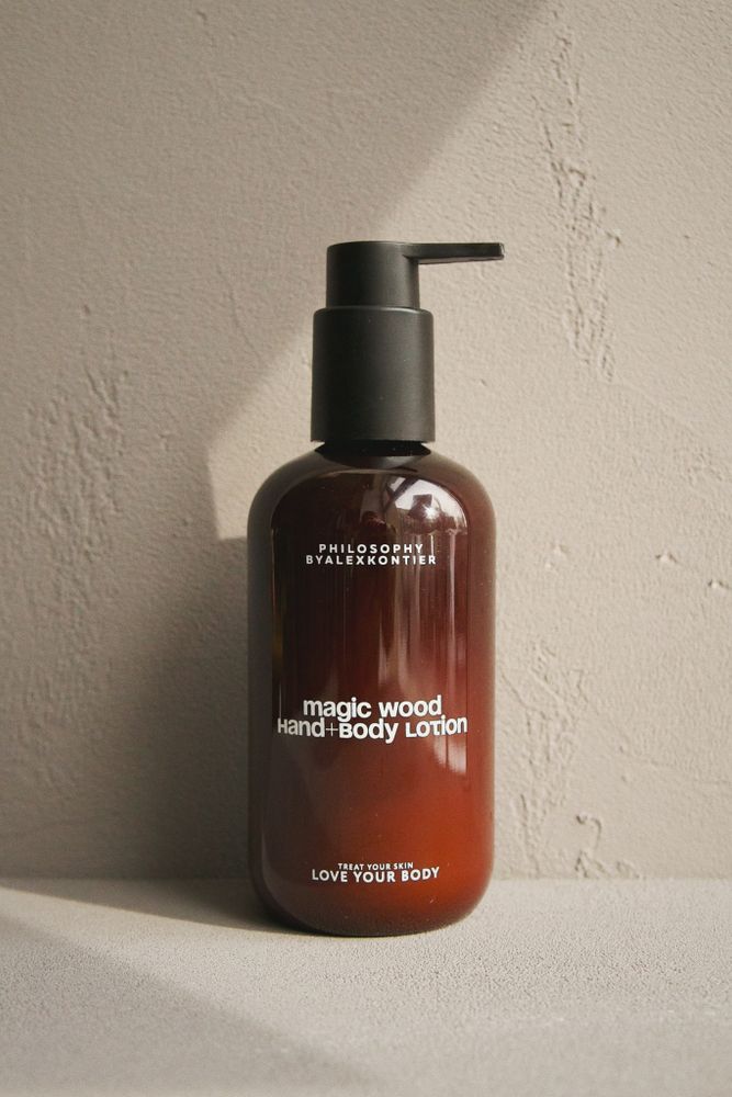 Невесомый лосьон для ежедневного увлажнения MAGIC WOOD HAND + BODY LOTION, 250 мл / PHILOSOPHY