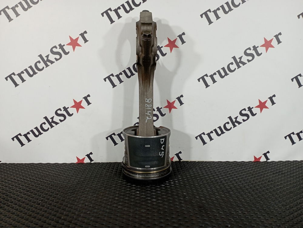 Поршень с шатуном