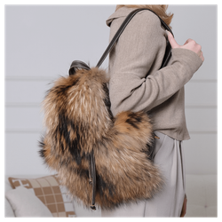 Меховой рюкзак «Пушистый из енота»