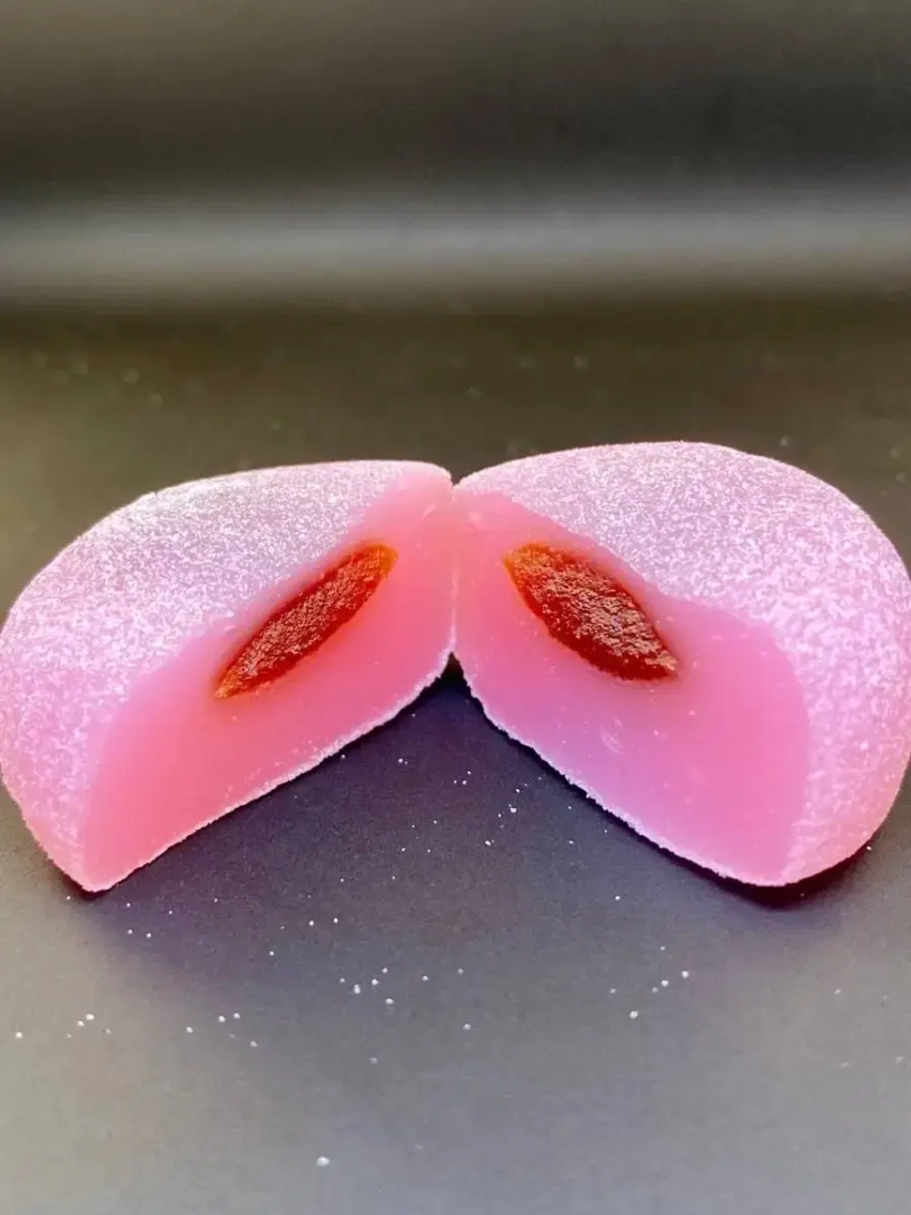 Пирожное Моти (Mochi) с бобовой начинкой (красная фасоль)