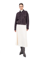 Женская кожаная куртка-бомбер тёмно-коричневая с карманами