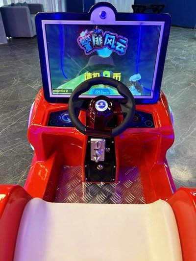 Детский игровой автомат с видео игрой гонки «Формула»