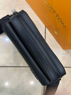 Сумка-мессенджер Louis Vuitton