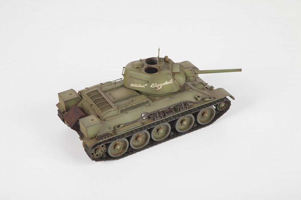 Советский средний танк Т-34/76 1943 УЗТМ