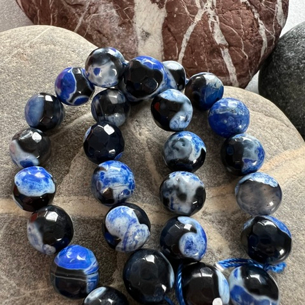 Агат. Камни для изделий на заказ. Цена зависит от вида заказанного изделия