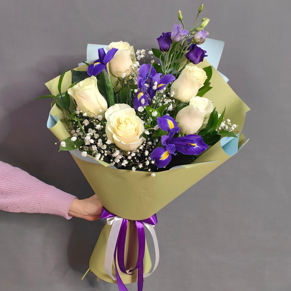 Авторский букет с ирисами