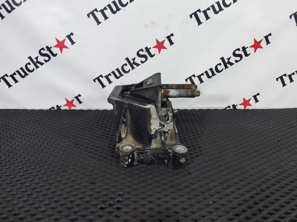 Подушка двигателя задняя