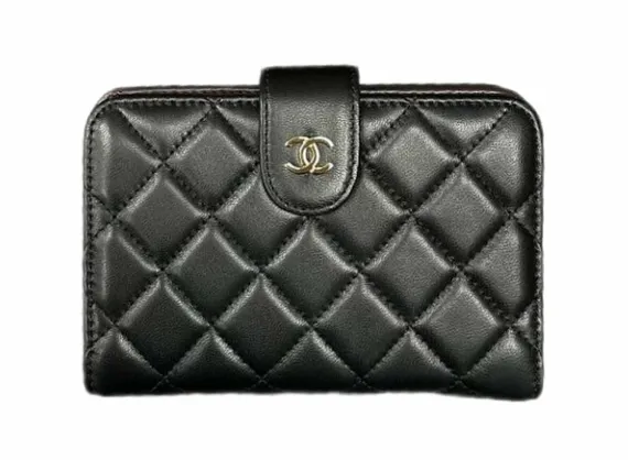 Черный стеганый кожаный кошелек Chanel с L-молнией для женщин