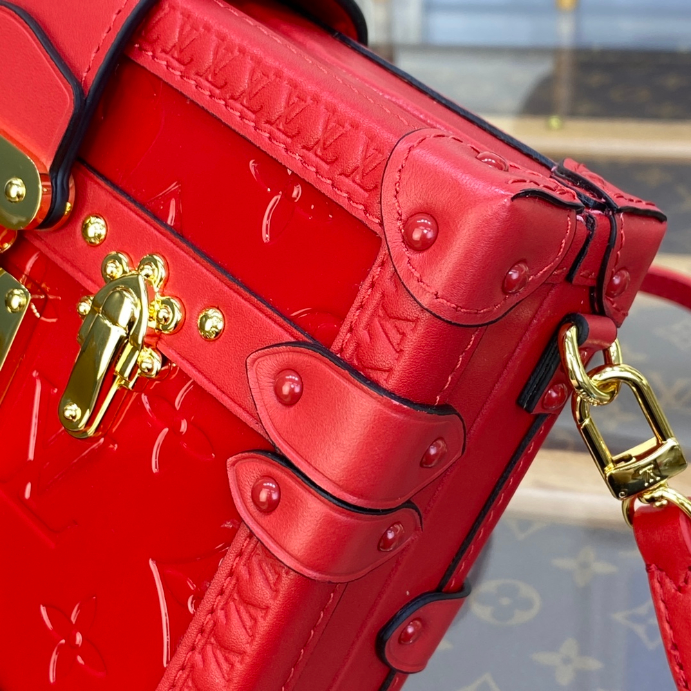 Louis Vuitton Petite Malle
