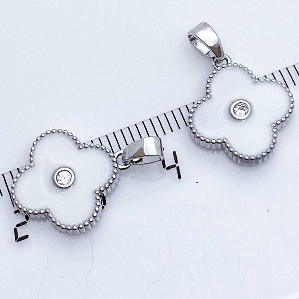 Подвеска Клевер, цвет серебро+белый, размер 16*14 мм, цена за 1 шт