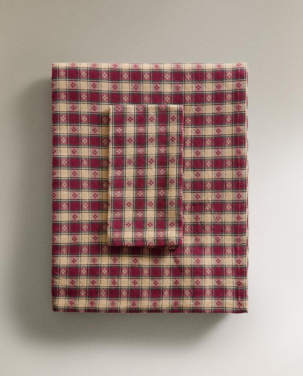 ZARA HOME РОЖДЕСТВЕНСКАЯ СКАТЕРТЬ ИЗ ХЛОПКА В КЛЕТКУ, ТЕМНО-КРАСНЫЙ
