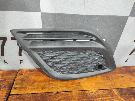 Решетка переднего бампера правая Volvo XC60 1 08-13 Б/У Оригинал 31290662