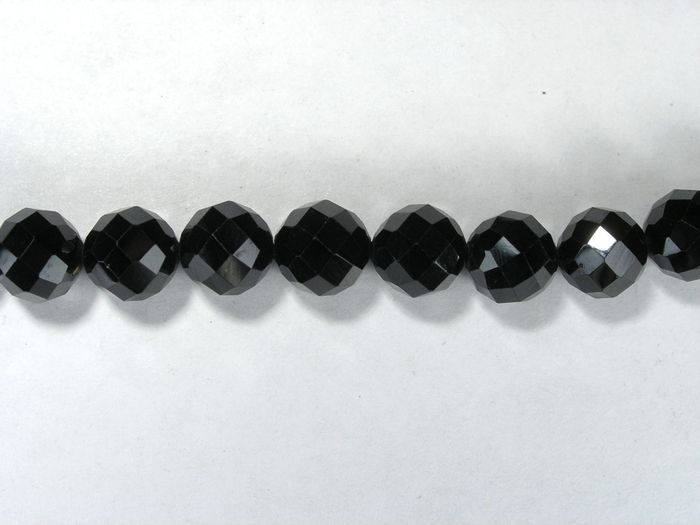 Бусина из шпинели черной, фигурная, 8 мм (шар, граненая)