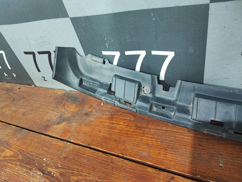 Кронштейн заднего бампера Skoda Octavia 2 (A5) 04-13 Б/У Оригинал 1Z9807385