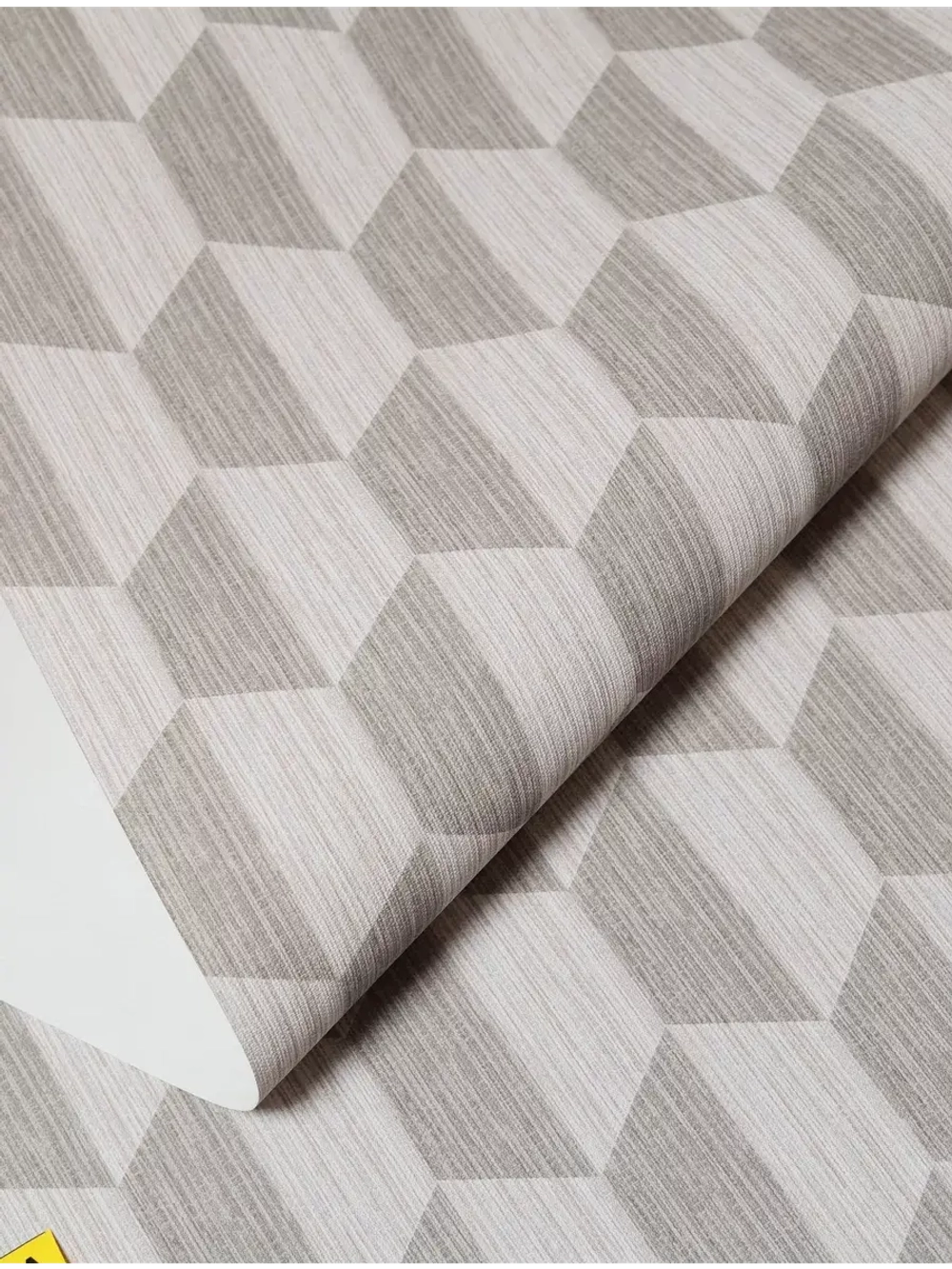 Обои флизелиновые BN 220354 Cubiq Нидерланды