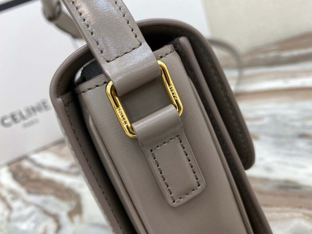 Celine Triomphe 18 cm