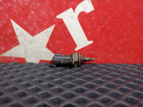 Датчик температуры охлаждающей жидкости