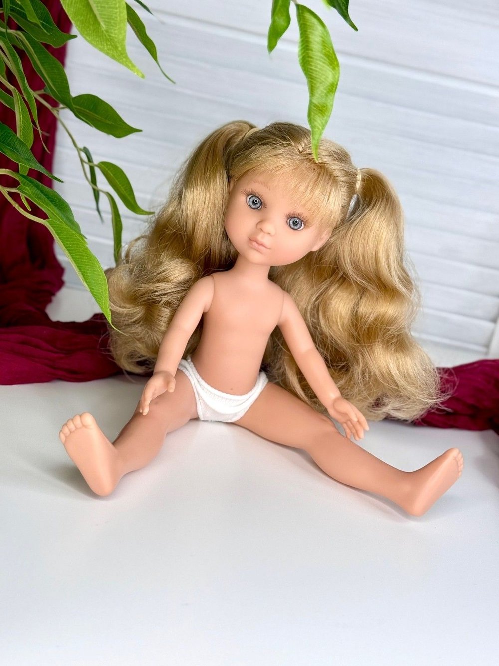 Кукла BERJUAN виниловая 35см Ева без одежды (2836A3)
