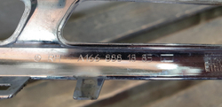 Молдинг решетки радиатора Mercedes GL GLS (X166) 15-19 Б/У Оригинал A1668881885
