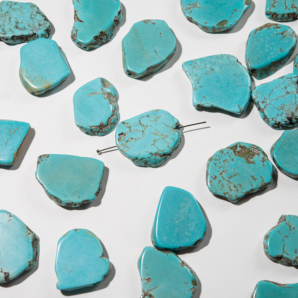 Туркенит (имитация бирюзы), продольное отверстие, 25-35*20,5-31мм