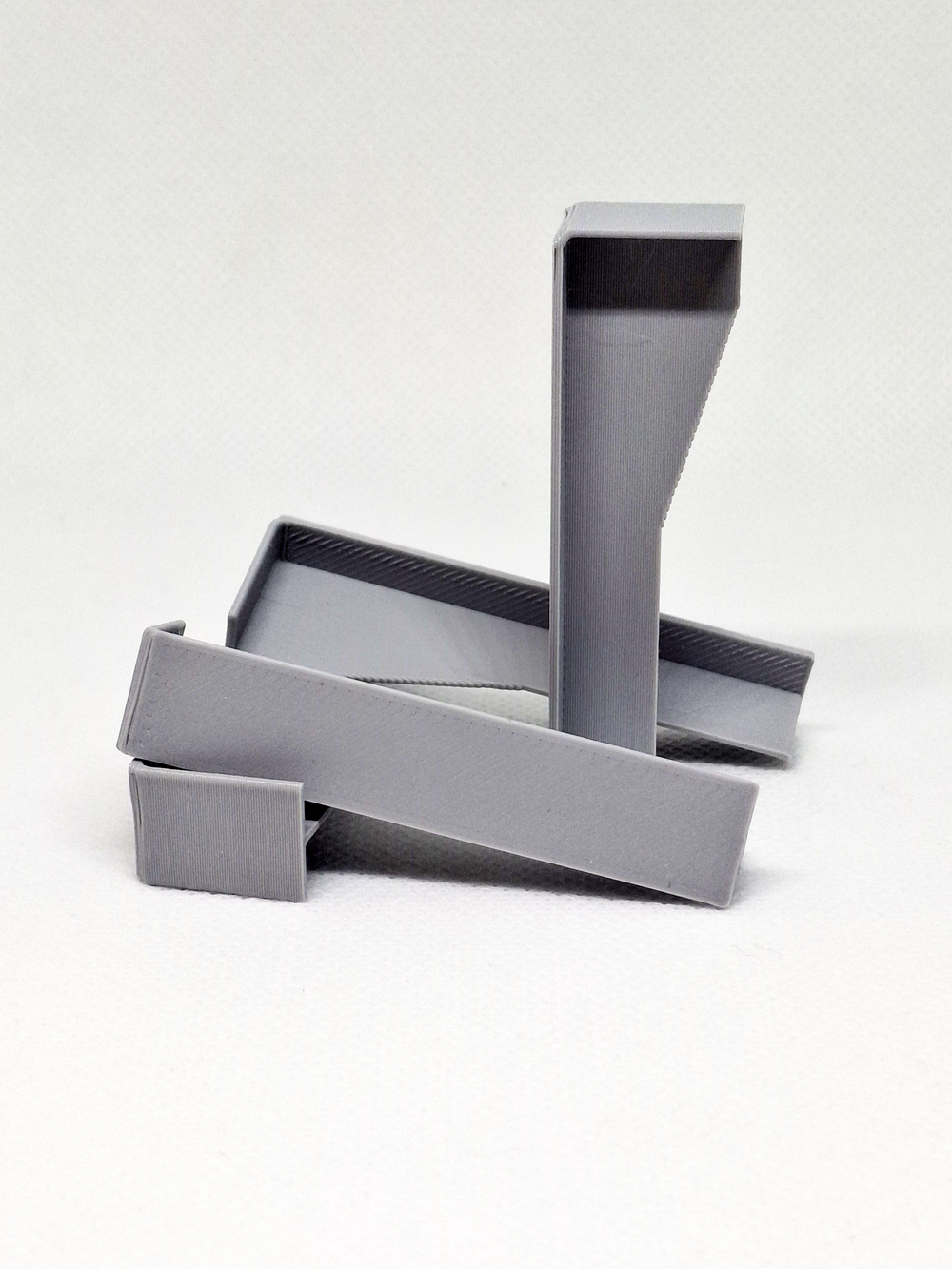 Соединитель для плинтуса 70x12 мм, белый пластиковый - 4 шт.