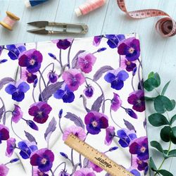 Ткань барби насыщенные фиолетовые анютины глазки на белом фоне