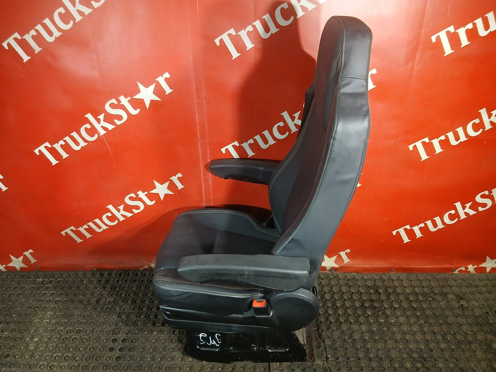 Сиденье пассажирское пневматическое 2023г