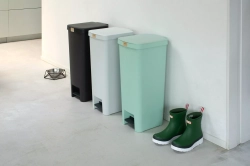 Brabantia - Контейнер для мусора StepUp 40л Темно-серый / артикул   800023  / GTIN 8710755800023