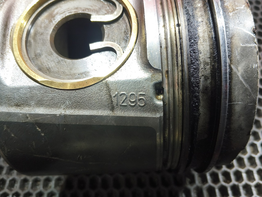 Поршень ДВС