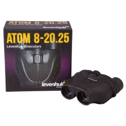 Бинокль Levenhuk Atom 8–20x25 - бинокль рядом с коробкой