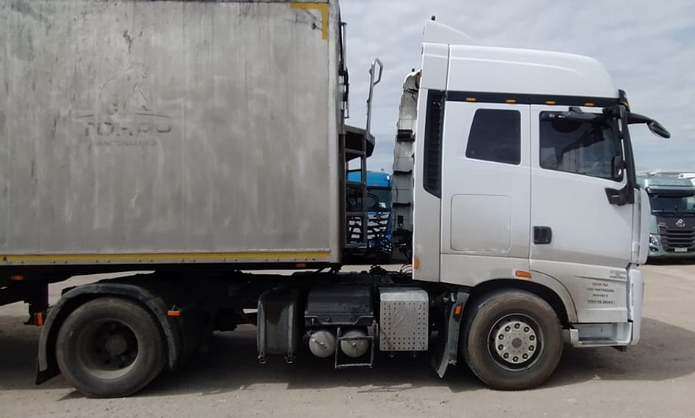 SANY HQC* 4x2 Седельный тягач HQC240DE (Дизельный, 12,1 л, 473 л.с., АТ)