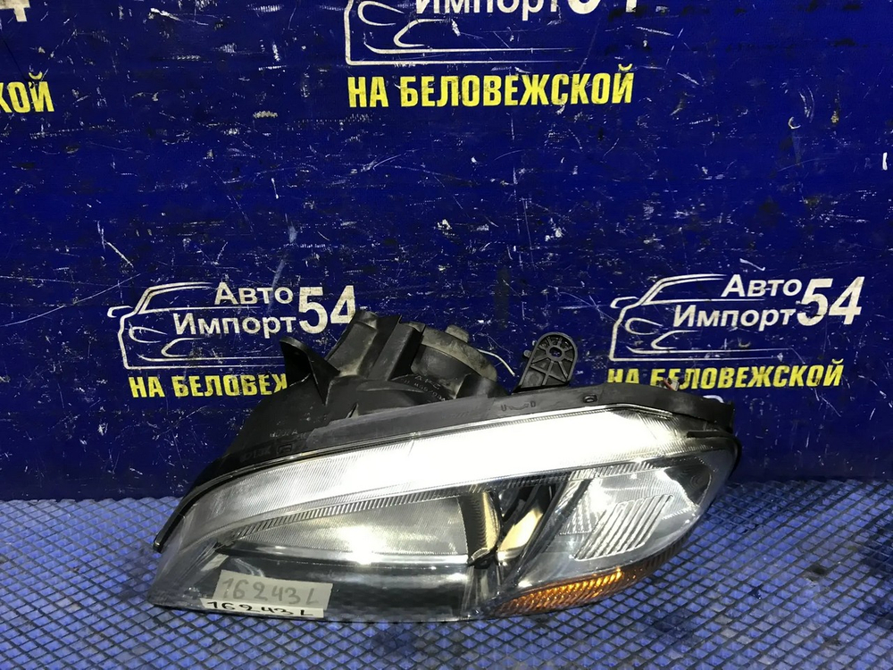 Фара передняя левая SUZUKI SWIFT 2000-2003