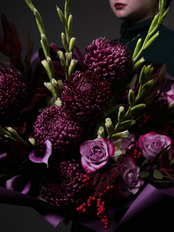 Авторский букет «Пурпурная корона»