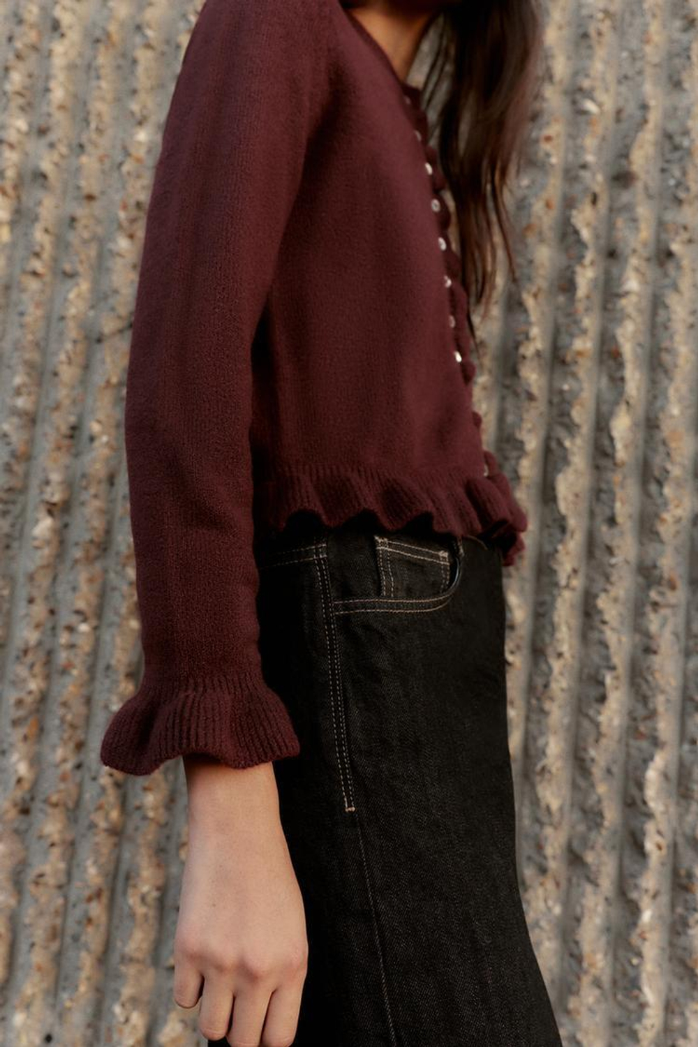 ZARА ТРИКОТАЖНЫЙ КАРДИГАН С ВОЛАНАМИ, БУРГУНДИ