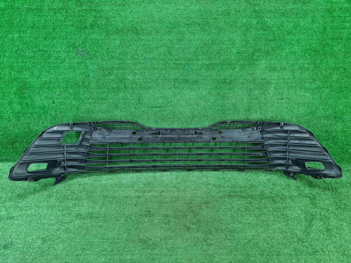 Решетка переднего бампера Toyota Camry xv70 17-21