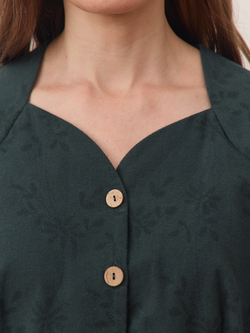 Платье с вырезом-сердечко