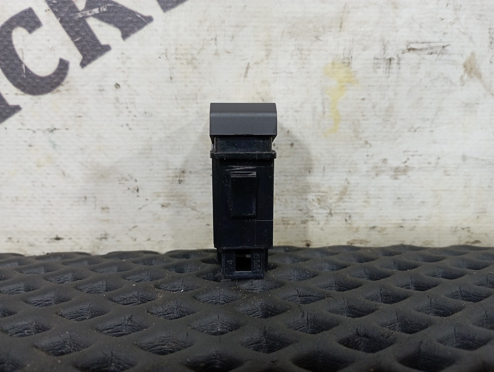 Кнопка удержания в полосе 2018г.