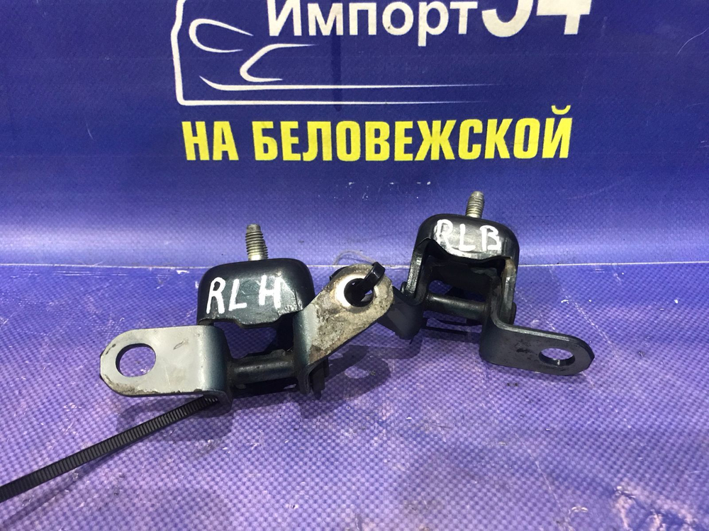 Петля двери задней левой TOYOTA SPRINTER 1996
