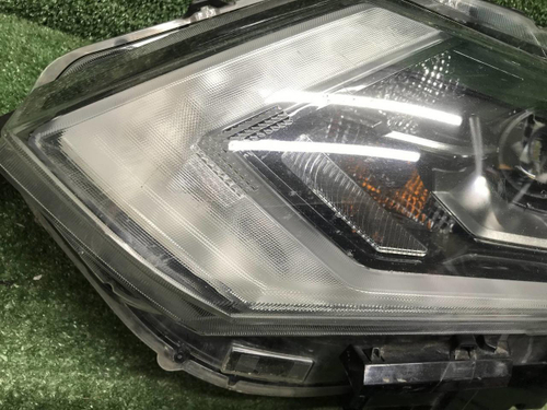 Битая Фара левая Nissan X-Trail T32 (17-22) LED